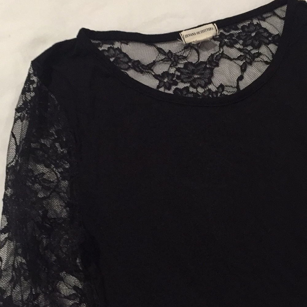 Lace top - Picture 2 of 3